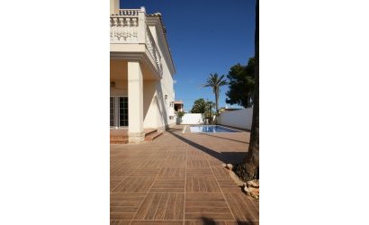 Herverkoop - Villa -
Cabo Roig - Costa Blanca
