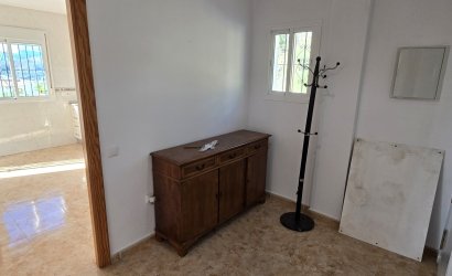 Resale - Villa -
Alcaucín - Inland