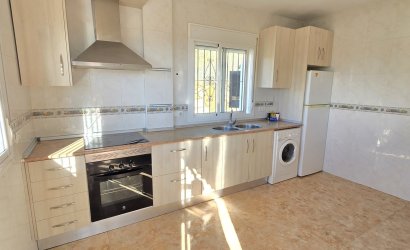 Resale - Villa -
Alcaucín - Inland