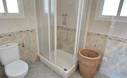 Resale - Villa -
Alcaucín - Inland