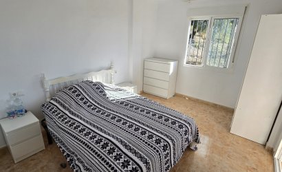 Resale - Villa -
Alcaucín - Inland