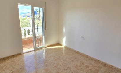 Resale - Villa -
Alcaucín - Inland