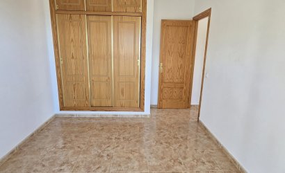Resale - Villa -
Alcaucín - Inland