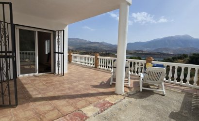 Herverkoop - Villa -
Vinuela - Inland