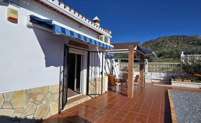 Reventa - Villa -
Vinuela - Inland