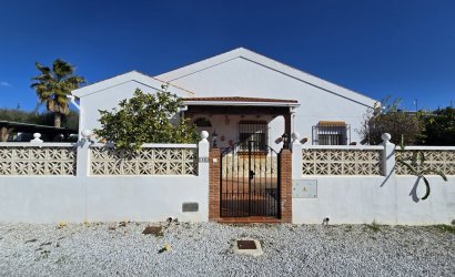 Reventa - Villa -
Vinuela - Inland