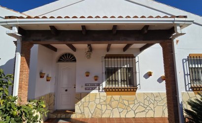 Reventa - Villa -
Vinuela - Inland