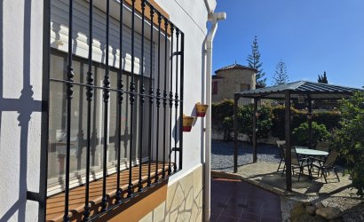 Reventa - Villa -
Vinuela - Inland