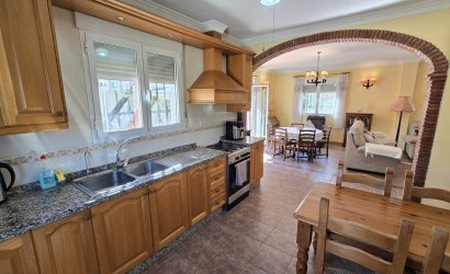 Reventa - Villa -
Vinuela - Inland