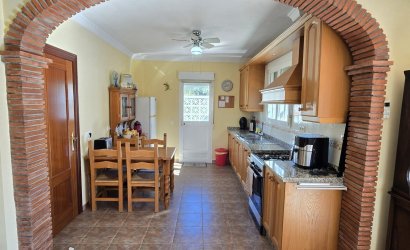 Reventa - Villa -
Vinuela - Inland