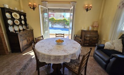 Reventa - Villa -
Vinuela - Inland