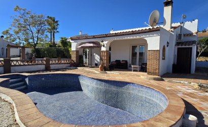 Reventa - Villa -
Vinuela - Inland