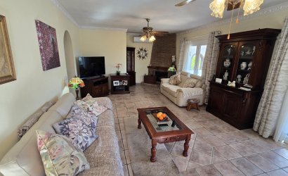 Reventa - Villa -
Vinuela - Inland