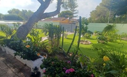 Revente - Villa -
Orihuela Costa - Costa Blanca