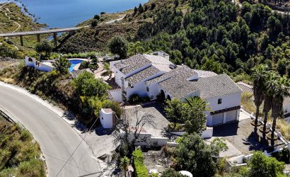 Herverkoop - Villa -
Vinuela - Inland