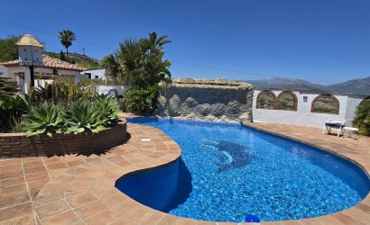 Herverkoop - Villa -
Vinuela - Inland