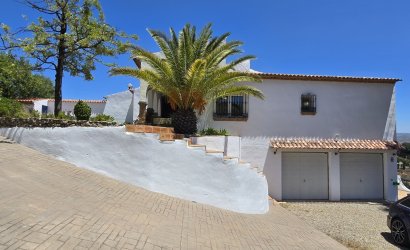 Herverkoop - Villa -
Vinuela - Inland