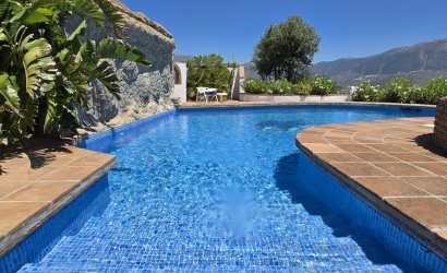 Herverkoop - Villa -
Vinuela - Inland