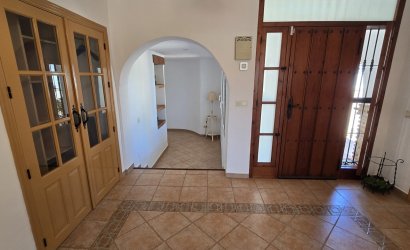 Herverkoop - Villa -
Vinuela - Inland