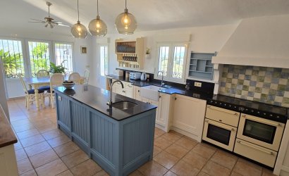 Herverkoop - Villa -
Vinuela - Inland