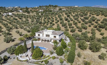 Herverkoop - Villa -
Vinuela - Inland