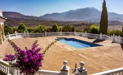 Herverkoop - Villa -
Vinuela - Inland