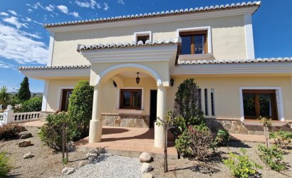 Herverkoop - Villa -
Vinuela - Inland