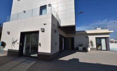 Herverkoop - Villa -
San Miguel de Salinas - Inland