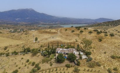 Reventa - Villa -
Vinuela - Inland
