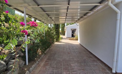 Reventa - Villa -
Vinuela - Inland