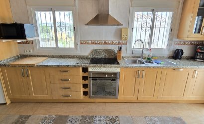 Reventa - Villa -
Vinuela - Inland