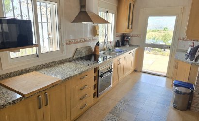 Reventa - Villa -
Vinuela - Inland