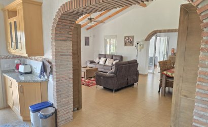 Reventa - Villa -
Vinuela - Inland