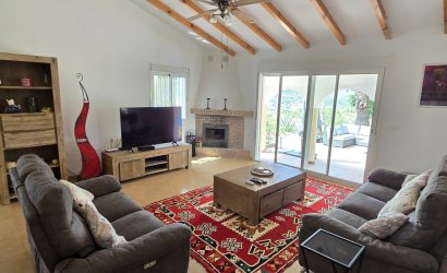 Reventa - Villa -
Vinuela - Inland