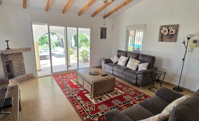 Reventa - Villa -
Vinuela - Inland