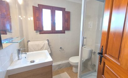 Revente - Villa -
Villena - Inland