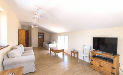 Revente - Villa -
Villena - Inland