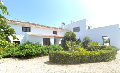 Revente - Villa -
Villena - Inland