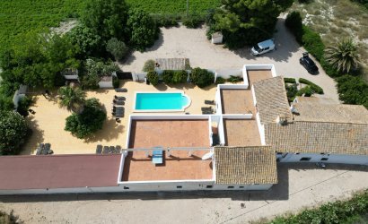 Revente - Villa -
Villena - Inland