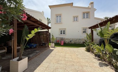 Revente - Villa -
Orihuela Costa - Costa Blanca