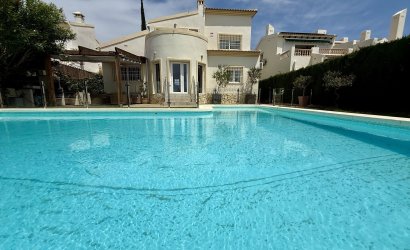 Revente - Villa -
Orihuela Costa - Costa Blanca
