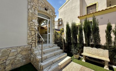 Revente - Villa -
Orihuela Costa - Costa Blanca