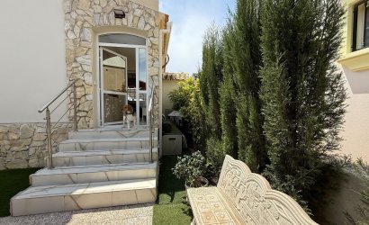 Revente - Villa -
Orihuela Costa - Costa Blanca