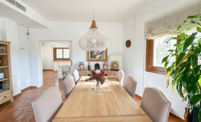 Herverkoop - Villa -
Alicante - Campoamor