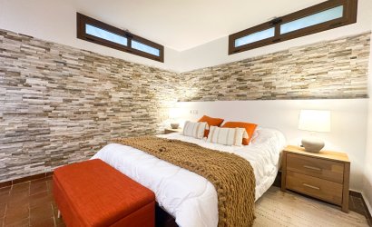 Herverkoop - Villa -
Alicante - Campoamor