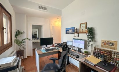 Herverkoop - Villa -
Alicante - Campoamor