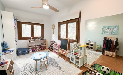 Herverkoop - Villa -
Alicante - Campoamor