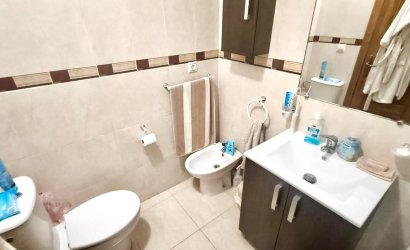 Herverkoop - Apartment -
Los Altos