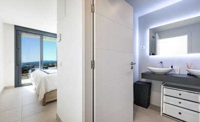 Herverkoop - Town House -
Manilva - Inland