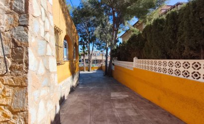 Reventa - Villa -
Torrevieja - Los Balcones